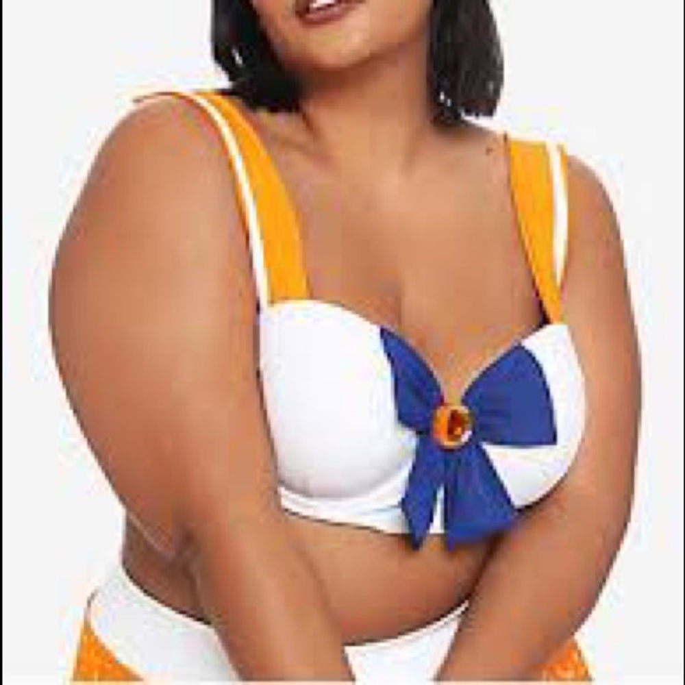 Hot topic Sailor Moon Sailor Venus Cosplay Swim Top Plus Size 3X